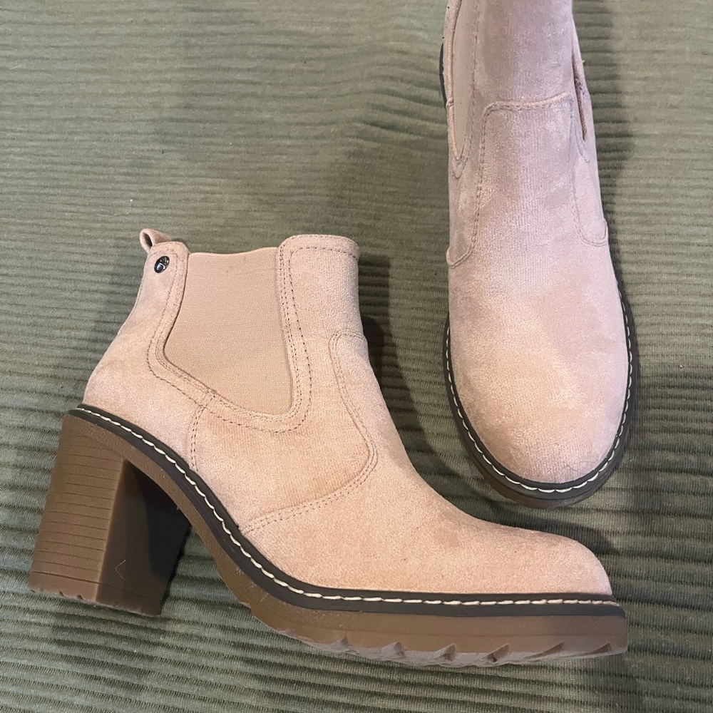 Corkys size 9 New without box